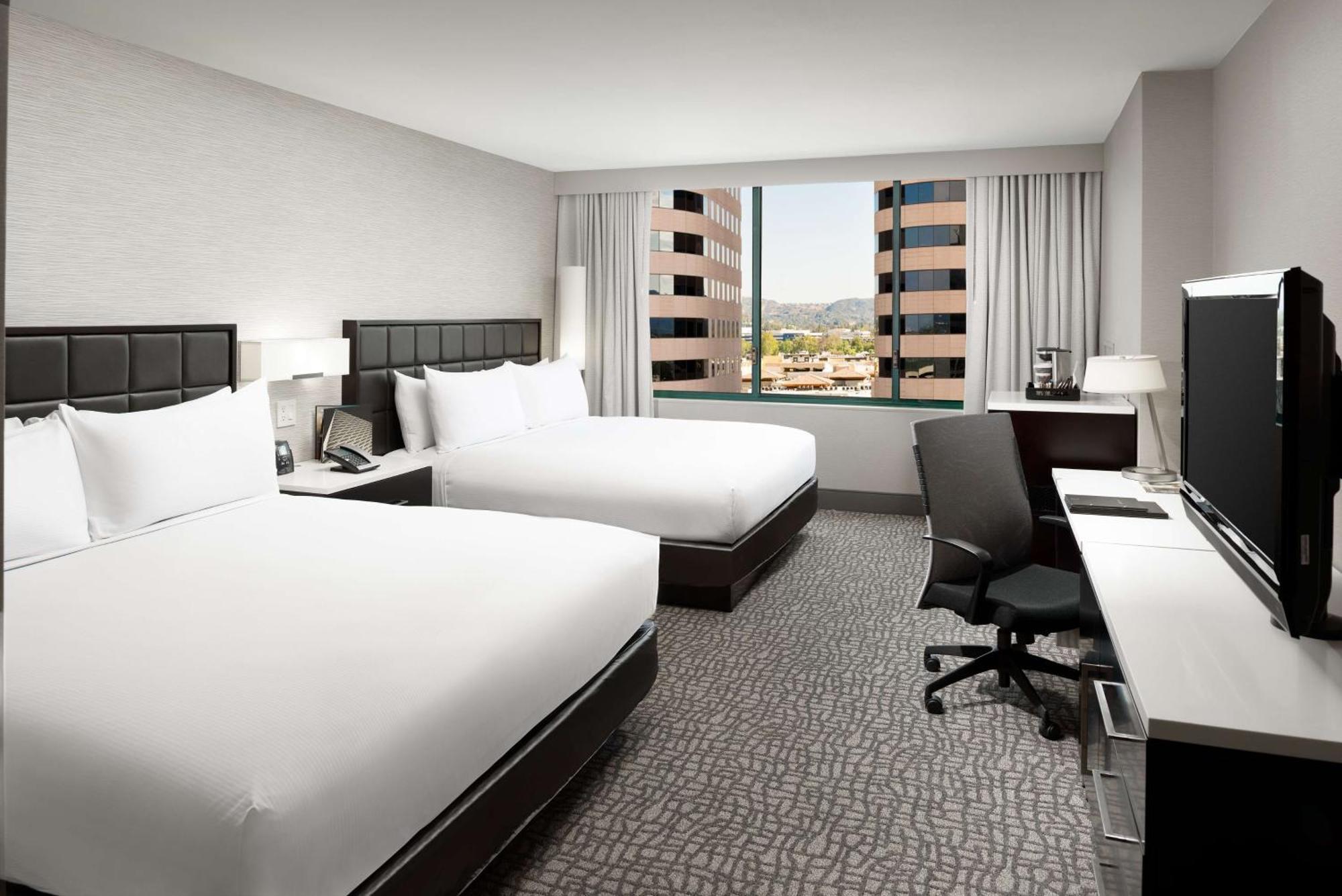 Hilton Woodland Hills/ Angeles Hotel